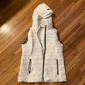 Calvin Klein white puffy vest size XL